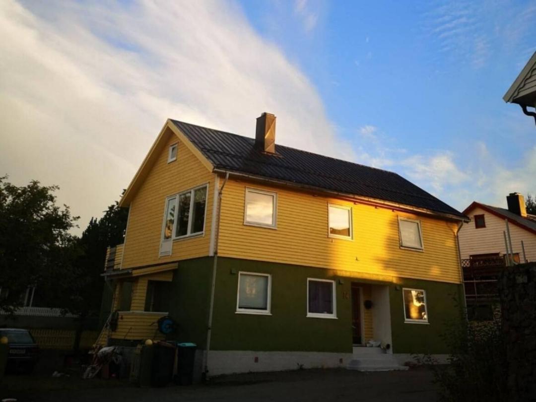 Kule Gule Huset Apartment Svolvaer Luaran gambar